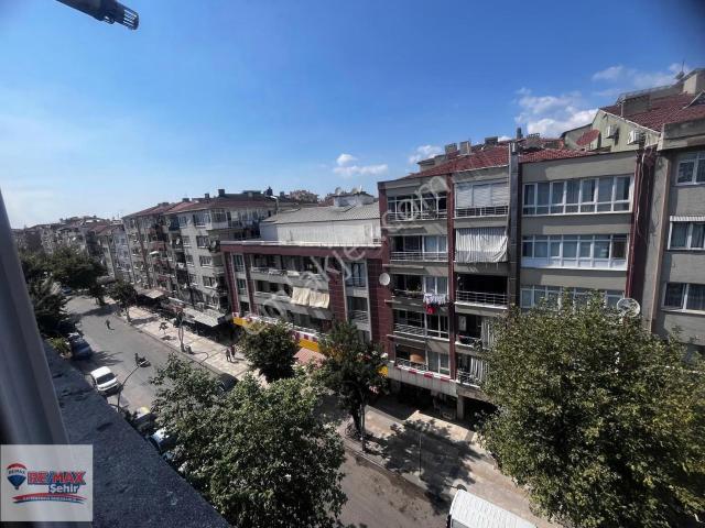Remax Şehir Den İstanbul Caddesinde 2+1 Kiralık Daire
