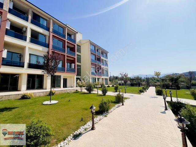 Remax Şehir Yalova Tabiat Park Sitesinde Kiralık 1+1 Daire