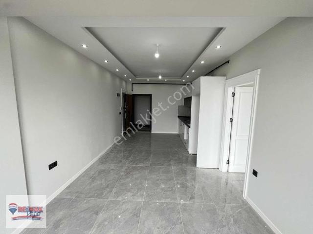 Remax Şehir Yalova Hastane Karşısında Satılık Lüks 1+1 Daire
