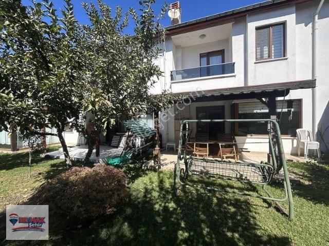 Re/max Şehir Yalova'dan Elmakent Sitesin'de Kiralık Villa