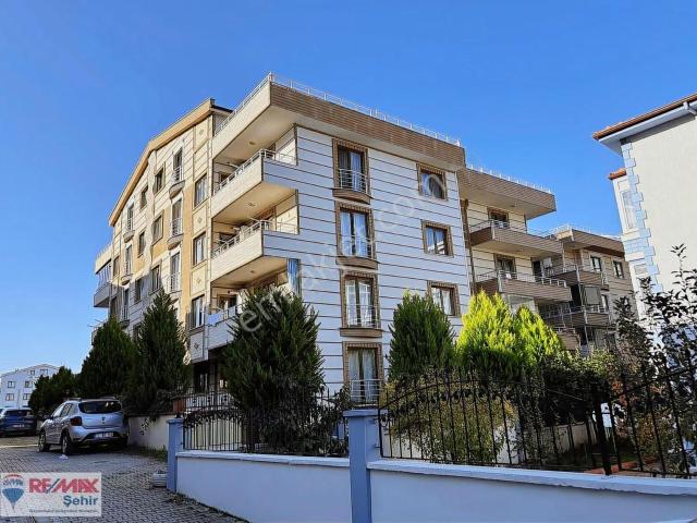Re/max Şehir'den Çınarcık'da Satılık Dubleks Daire
