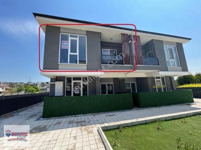 Re/max Şehir'den Özden Mahallesinde Kiralık Daire