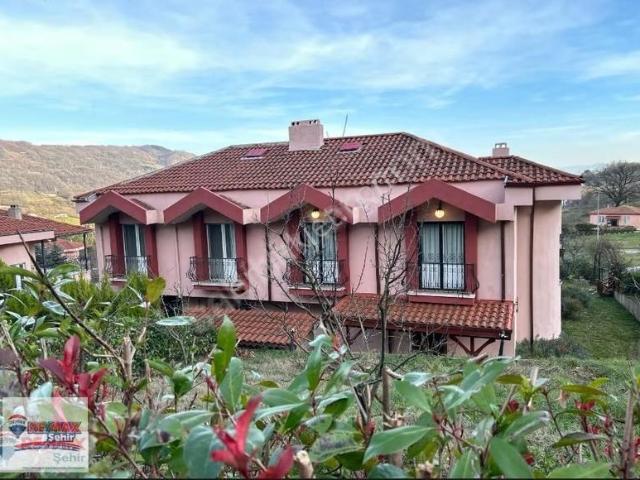 Re/max Şehir'den Eğitimciler Sitesinde Satılık Dublex Villa
