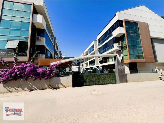 Remax Şehir'den Çiftlikköy Atatürk Caddesi'nde Kiralık 3+1 Daire