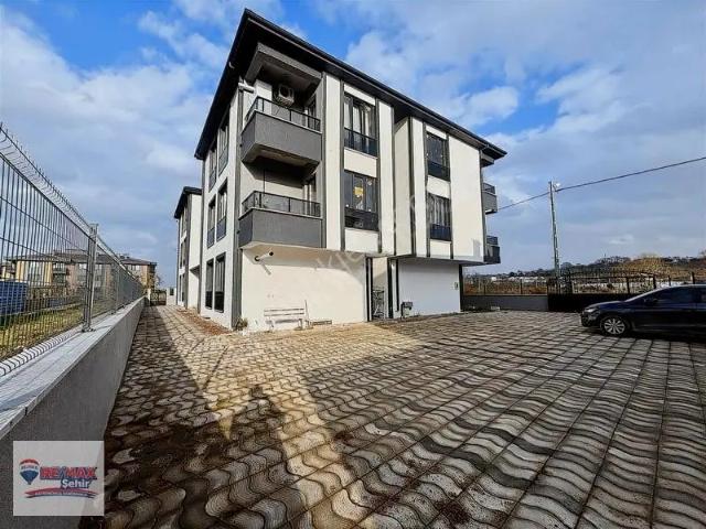 Remax Şehir'den Kadıköy'de Açık Otoparklı Satılık 1+1 Daire