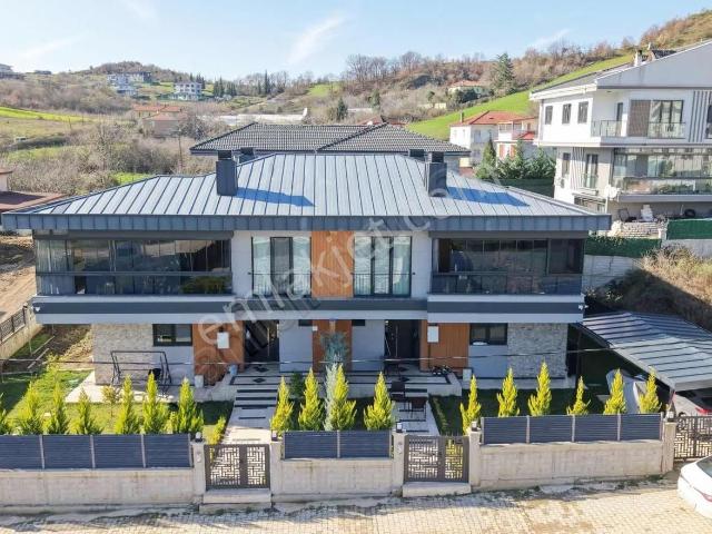 Remax Şehir'den Kadıköy'de Satılık Lüks Villa