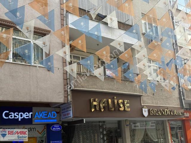 Remax Şehir'den Yalova Merkez De Cadde Üstü 3+1 Satılık Daire