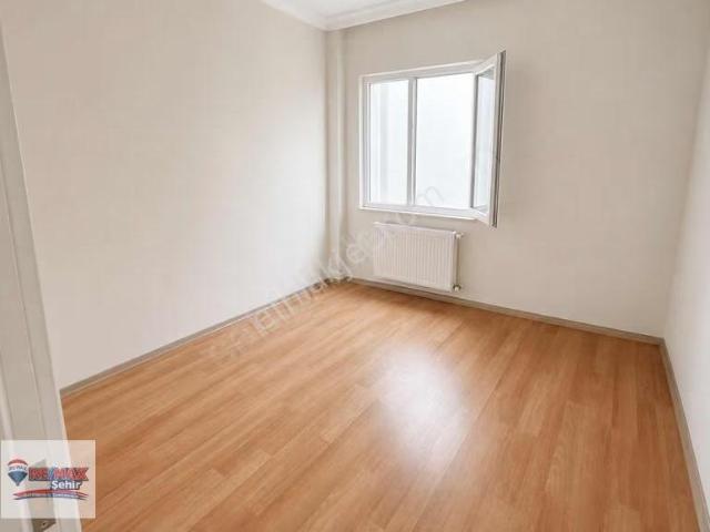 Re/max Şehir'den Yalova Merkezde Kiralık Daire