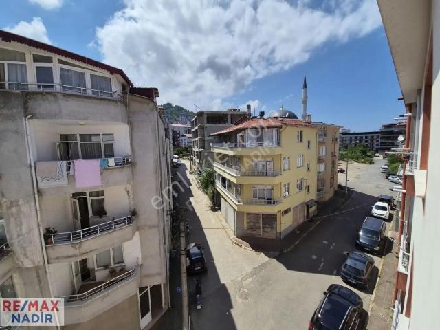 Remax Gaziler Mh. 106. Sokak Masrafsız, Güney Cephe, 135 M² 3+1