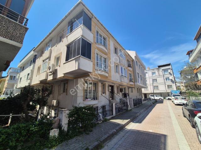 Re/max Hedef' Ten Cihangir' De Metrobüse Yakın 3+1 Dubleks Daire
