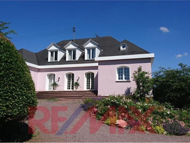 REMAX Helle Wohnung in idyllischer Lage