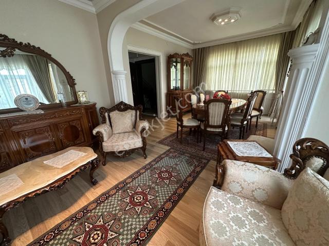 Remax Hür'den Kiralık Eşyalı Daire Kız Meslek Lisesi Sokağında