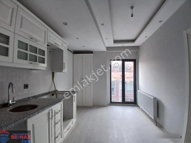 Re/max İnci'den 1.oruçgazi'de Kiralık Sıfır Kullanışlı 1+1 Daire