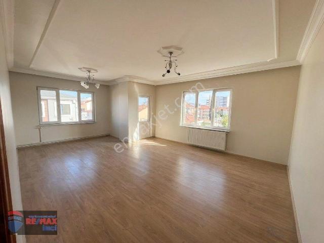 Re/max İnci'den Altıeylül Plevne Mah’de 3+1 Kiralık Daire