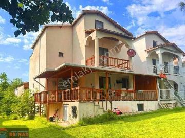 Re/max İnci'den Babakale'de Satılık Deniz Manzaralı Tripleks Villa