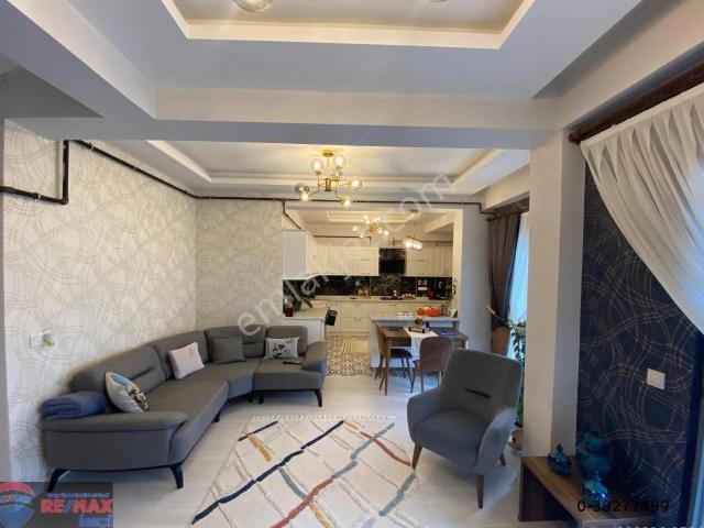 Re/max İnci'den Beyoğlu Caddesinde Satılık 4+1 Dubleks Daire