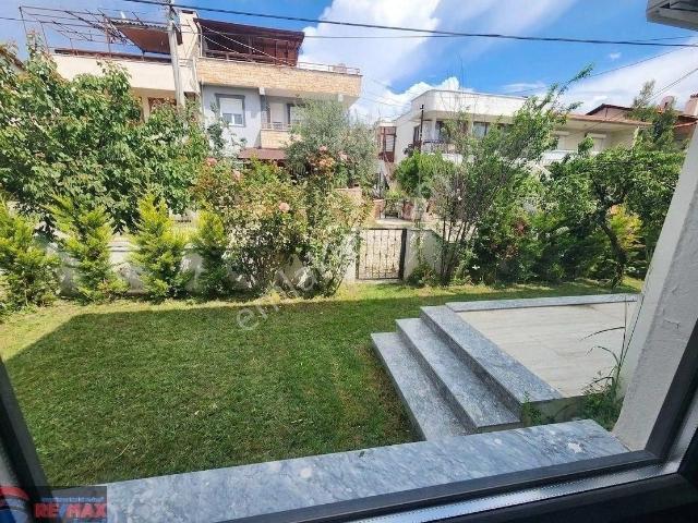 Re/max İnci'den Burhaniye Ören Mah. Eşyalı Kiralık Daire