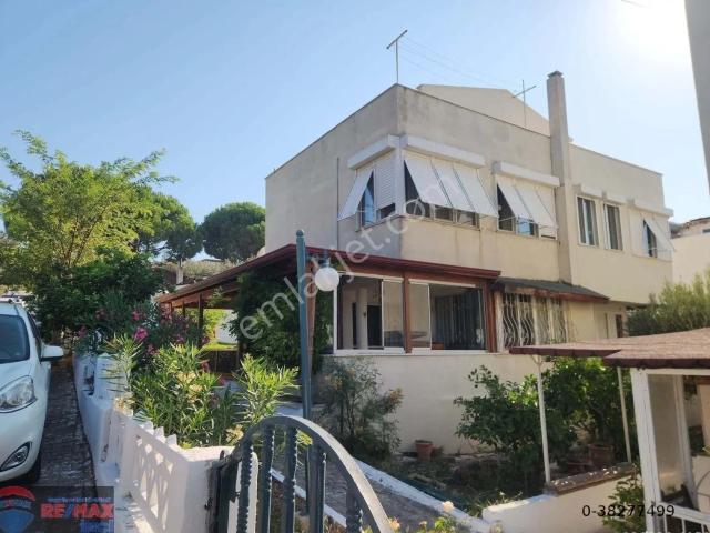 Re/max İnci'den Gömeç Karaağaç’ta Yeşil Doruk Sitesi’nde Eşyalı Satılık Villa