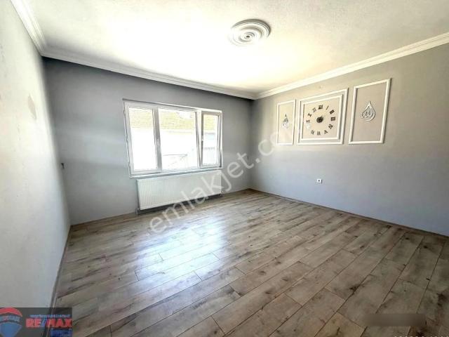 Re/max İnci'den Hasan Basri Çantay Mah.’de 2+1 Kiralık Daire