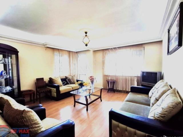 Re/max İnci'den İzmir Yolu Üzeri Kasaplar Mah. Satılık 3+1 Daire