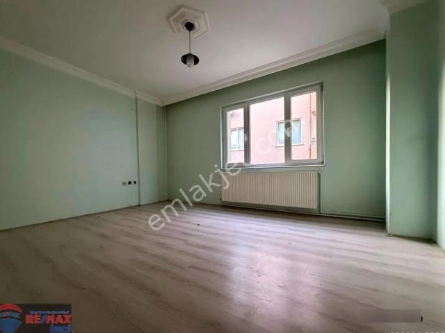 Remax İnci'den Karesi 1.oruçgazi Mahallesinde Kiralık 2+1 Daire
