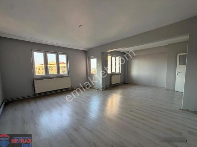 Remax İnci'den Karesi Adnan Menderes Mah Kiralık 2+1 Daire