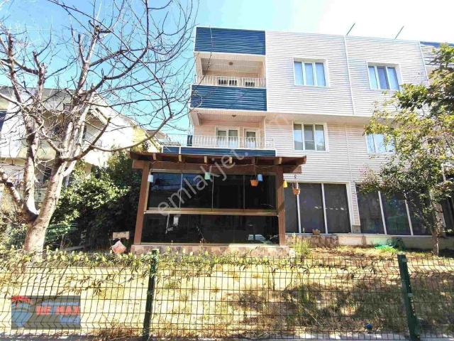 Re/max İnci'den Kuva i Milliye Çakmak Caddesinde Satılık Bahçeli Müstakil Villa