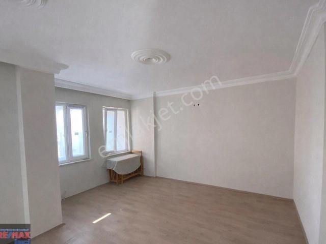 Re/max İnci'den Kuva i Milliye Mah. Satılık Na Tamam Triplex Villa