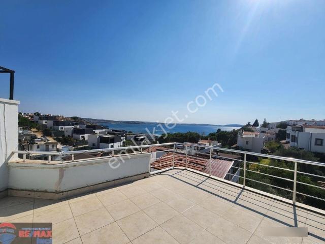 Re/max İnci'den Pelitköy İçmeler'de Satılık Deniz Manzaralı Bahçeli Villa
