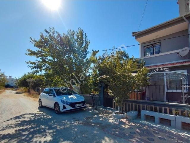 Re/max Kıyı'dan Kupon Fırsat ! Merkezi Konumda Eşyalı Villa