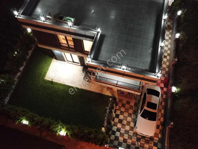 Re/max Kıyı Dan 5+1 Özel Yapım Acık Teraslı Lebi Derya Müstakil