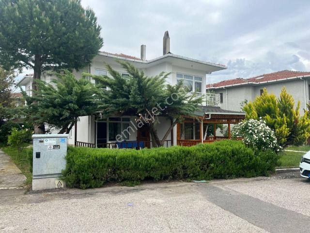 Remax Land Ten Demirli Tatil Sitesinde Satılık Villa