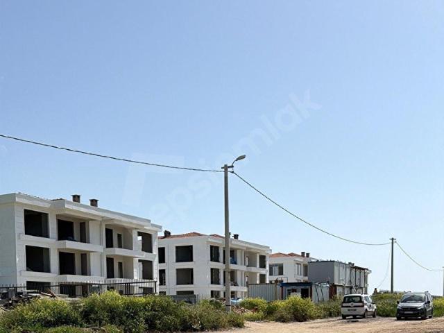 REMAX LAND'DAN ÖNERLERDE GÖL MANZARALI 3+1 DAİRE
