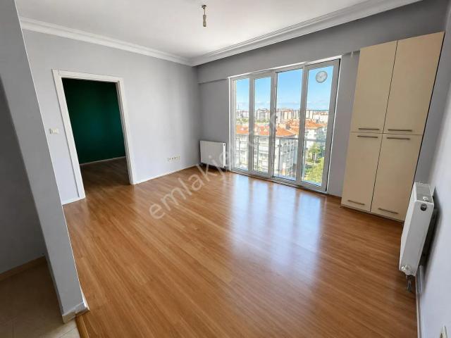 Remax Land'den Narin Park Erguvan'da Havuz Manzaralı 1+1 Daire
