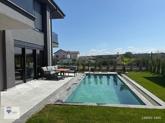 REMAX LAND'DEN AMBARDERE'DE 320 M BENZERSİZ MÜSTAKİL HAVUZLU 6+2 VİLLA!