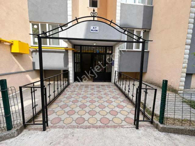 Remax Land'den Kumlugeçit Emlak Konutlarında 3+1 Kiralık Daire