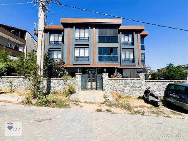 REMAX LAND'TEN ZAFER'DE BAHÇE KULLANIMLI KİRALIK 1+1