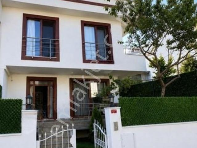 Remax Lavanda Silivri Selimpaşa Da 5+1 Kiralık Müstakil Villa