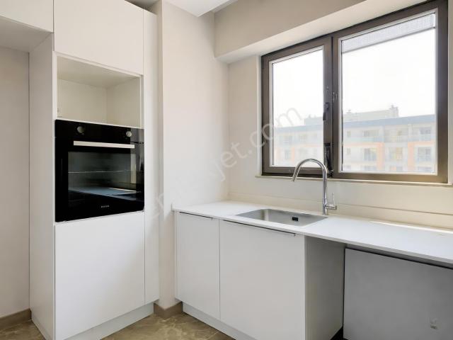 Remax Leon Akpınar Egemen 1050 Metroya Yakın Kiralık 3+1 Daire