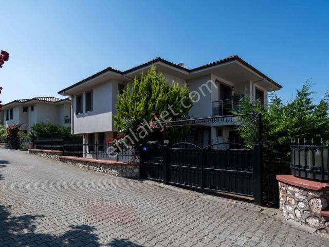 Remax Leon I Nilüfer 19 Mayıs 'ta Seçkin Yaşama Özel 5+1 Villa