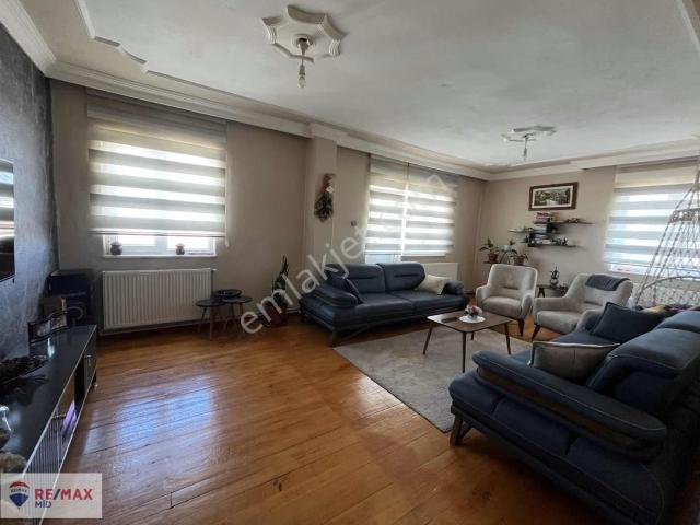 Remax Mıd 'den Adnan Menderes 2+1 Satılık Daıre