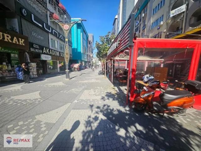 Remax Mıd 'den Çarşı Merkezde 3+1 Arakat Asansörlü Satılık