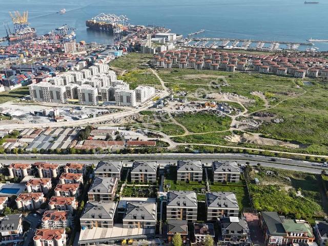 Remax Mahmut Bekdemir Den Mabeyn Sahil Sitesi Bahçe Katı 4+1