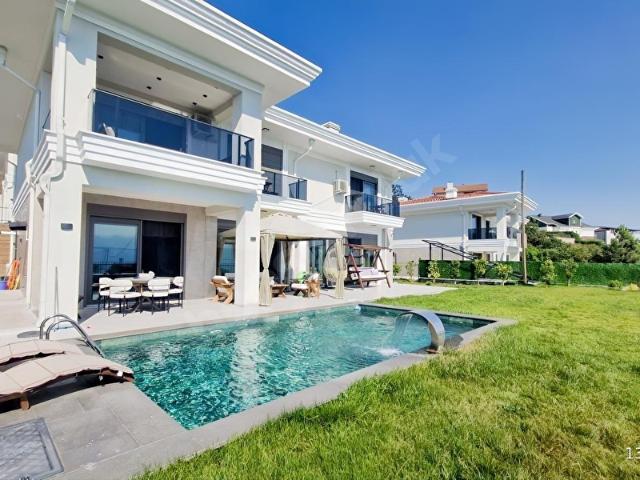 REMAX MAVİ MURAT GENÇLER'DEN GÖL MANZARALI AYRICALIKLI BİR YAŞAM