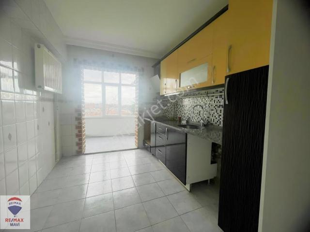 Remax Mavi Mert Can Doğanay'dan Adapazarı'nda Kiralık 3+1 Daire