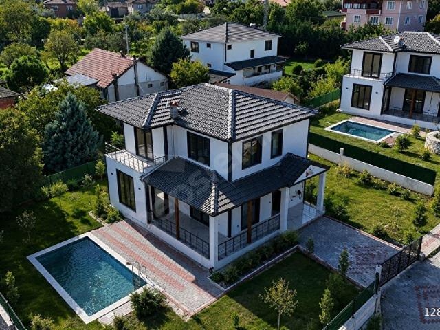 REMAX MAVİ CANSU SOY'DAN PAMUKOVA GÖKGÖZ MH SATILIK VİLLA