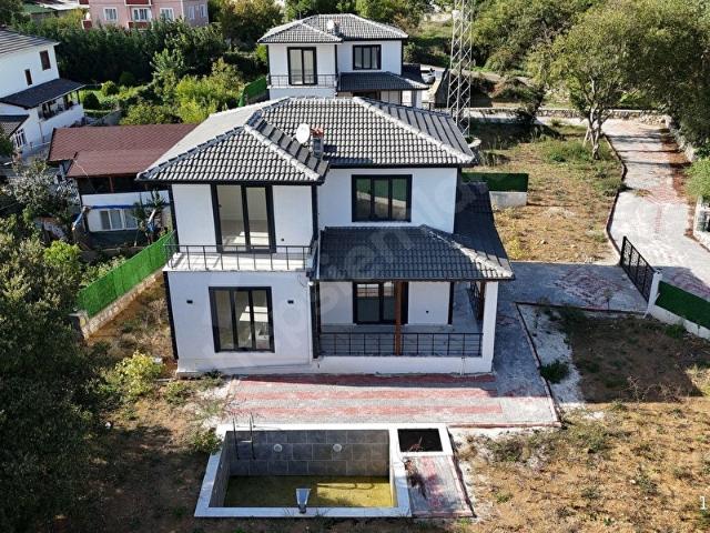 REMAX MAVİ CANSU SOY'DAN PAMUKOVA GÖKGÖZ MH SATILIK VİLLA