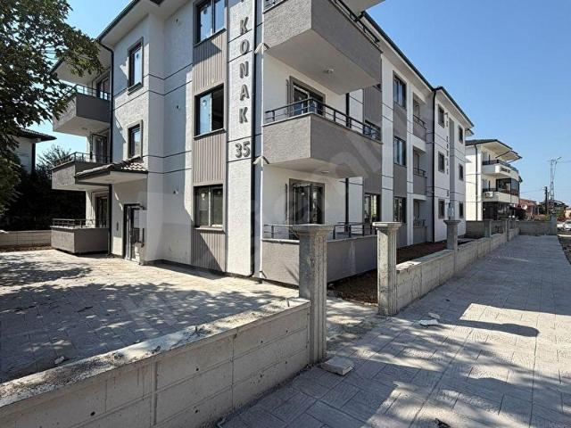 REMAX MAVİ'DEN AKYAZI'DA 3. KAT 2+1 AÇIK MUTFAKSATILIK DAİRE