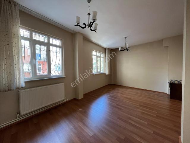 Remax Mavi’den Bağcılar Sancaktepe Mh. Satılık 2+1 Daire