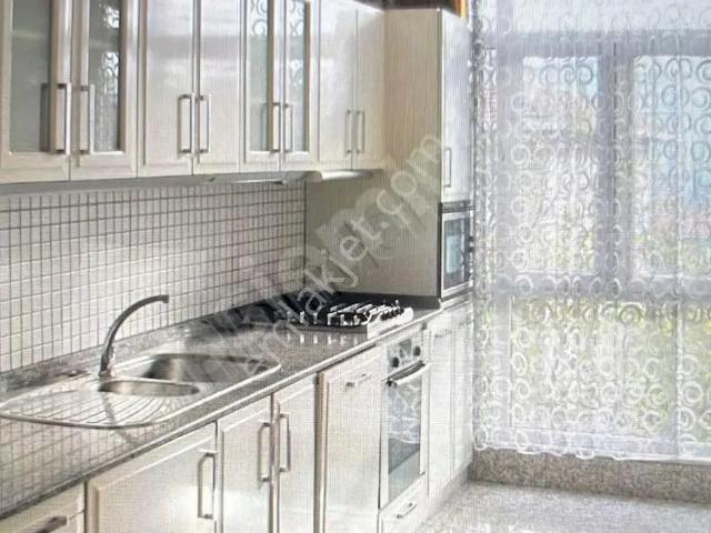 Remax Mavi'den Arı Sitesin'de Satılık 2+1 Daire